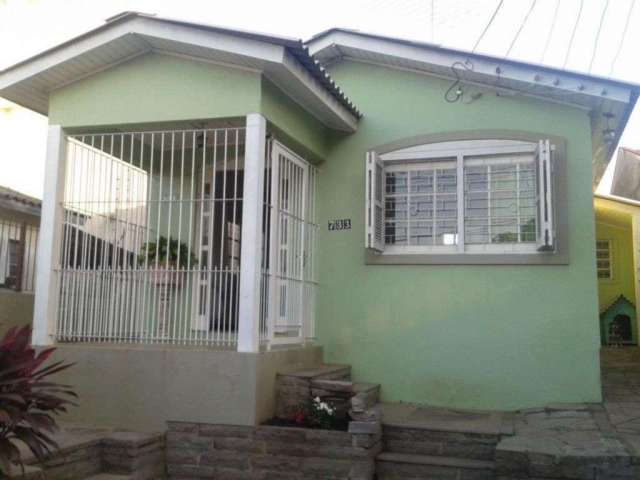 Casa com 3 quartos à venda na Rua Frederico Kniestedt, Rubem Berta, Porto Alegre, 180 m2 por R$ 307.400