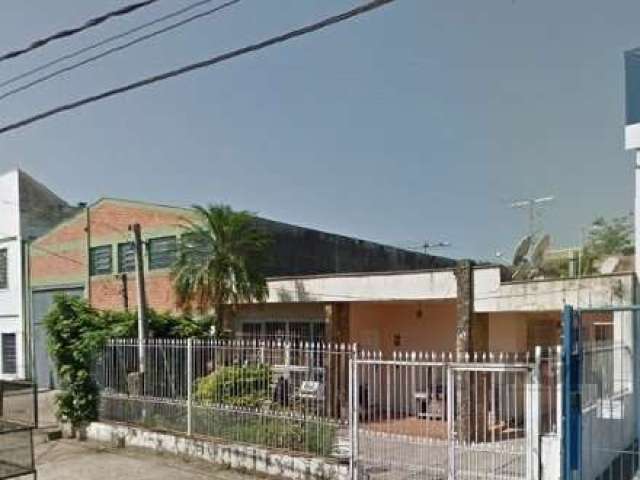 Casa com 3 quartos à venda na Rua Ângelo Dourado, Anchieta, Porto Alegre, 330 m2 por R$ 600.000