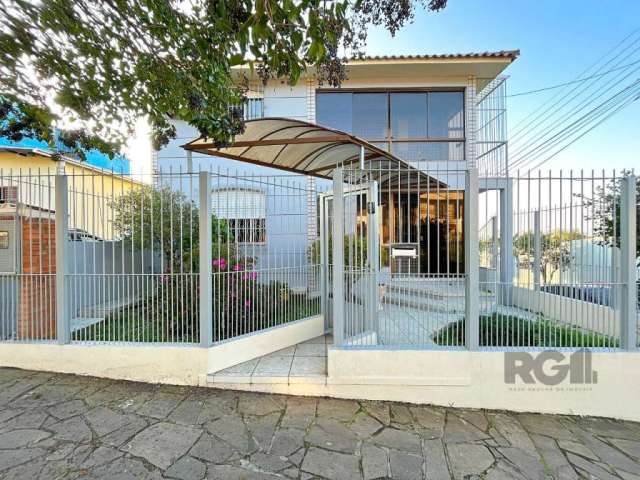Casa com 3 quartos à venda na Rua Intendente Alfredo Azevedo, Glória, Porto Alegre, 360 m2 por R$ 620.000