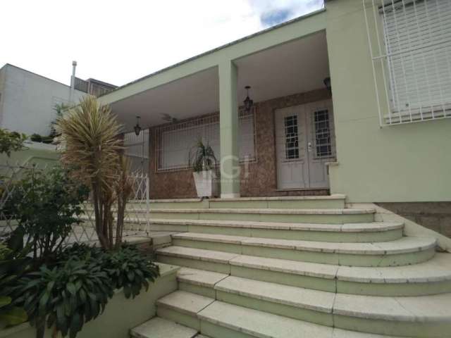 Casa com 4 quartos à venda na Rua Catão Coelho, Medianeira, Porto Alegre, 420 m2 por R$ 2.190.000