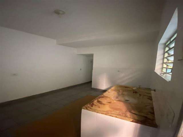 Casa com 1 quarto para alugar na Rua Brás Tavares, Vila Pita, São Paulo, 30 m2 por R$ 650