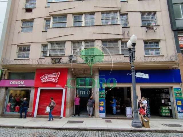 Sala comercial para alugar na Rua dos Andradas, 1646, Centro Histórico, Porto Alegre por R$ 750