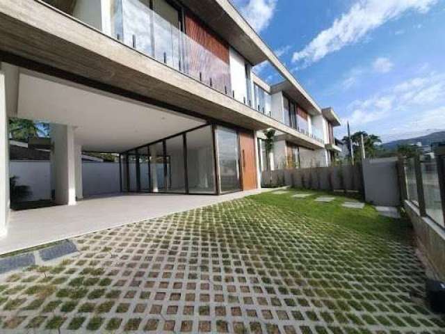 Casa com 3 dormitórios à venda, 197 m² por R$ 1.750.000,00 - Parque São Jorge - Florianópolis/SC