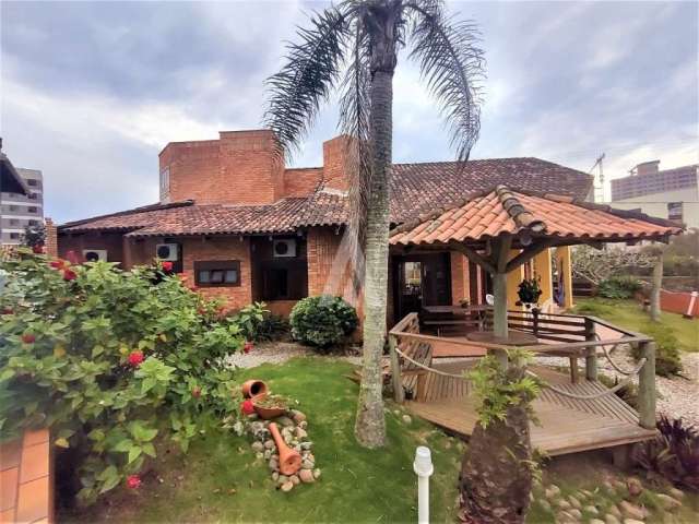 Casa com 4 quartos à venda na 3750 Canto do Sol, 33, Itacolomi, Balneário Piçarras, 250 m2 por R$ 2.800.000
