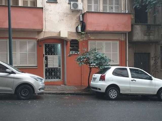 Apartamento com 2 quartos à venda no Centro, Porto Alegre , 49 m2 por R$ 230.000