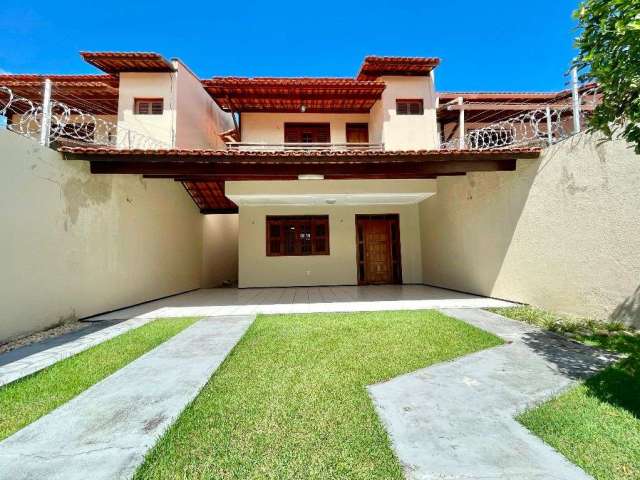 Casa com 3 dormitórios à venda, 157 m² por R$ 565.000,00 - Cidade dos Funcionários - Fortaleza/CE