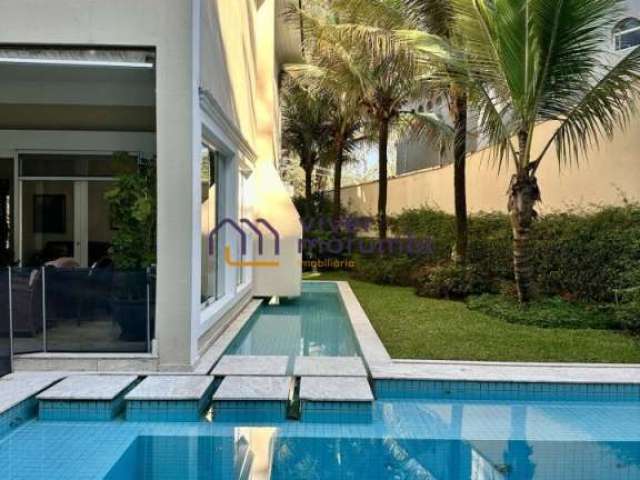 Casa de Alto Padrão: Conforto e Exclusividade em frente a Praça Vinicius de Moraes. 754m², 4 suites.