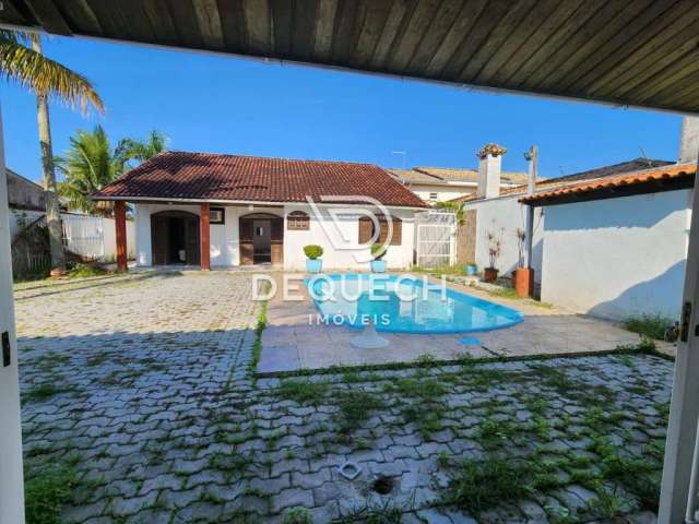 Casa com 4 quartos à venda na Rua Rodrigues Alves, 868, Brejatuba, Guaratuba, 252 m2 por R$ 730.000