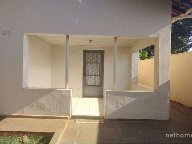 Casa com 3 quartos à venda na Avenida Coronel Silvestre de Lima, 403, Nogueira, Barretos, 199 m2 por R$ 280.000
