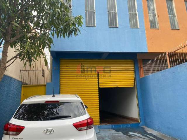 Galpão/Depósito/Armazém e 2 banheiros à Venda, 204 m²