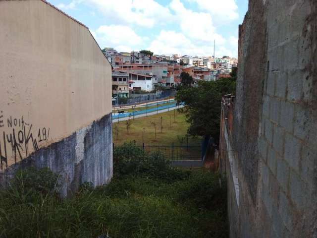 Terreno com 170 metros no Parque Santa Teresa - Carapicuíba - SP.