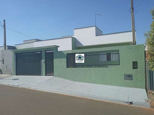 Linda Casa Térrea  com 03 Dormitórios  Sendo 01 Suítes e  03 banheiros à Venda, 158 m²  no  Residencial Vitória  em  Boituva - SP