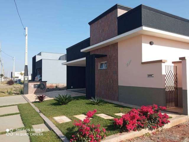 Casa de condomínio térrea á venda de 360m² com 04 Dormitórios, Jardim Esplanada, Tatui.