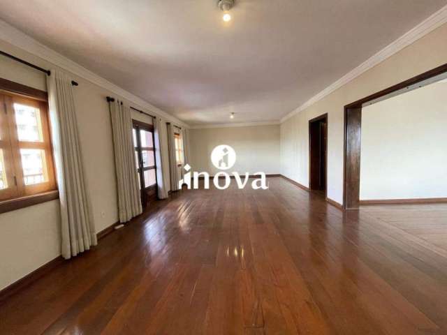 Apartamento à venda, 4 quartos, 2 suítes, 2 vagas, São Benedito - Uberaba/MG