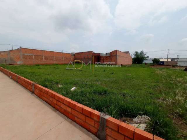 Terreno plano á venda com 250 m² no Ouro Verde em Botucatu-SP