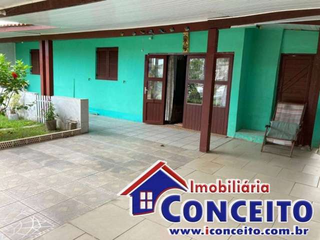 C426 - Residência localizada em região de moradores no Balneário Albatroz