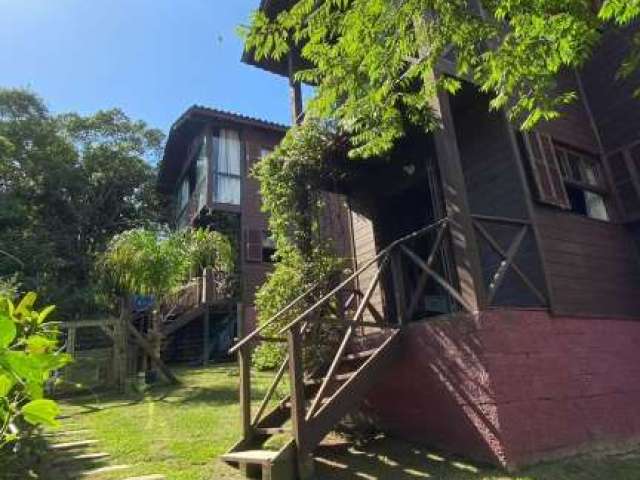 Duas casas mistas à venda em Ambrósio - Garopaba-SC