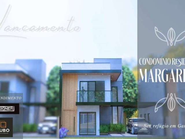 Vende-se linda casa no Condomínio  Residencial Margareth localizado no bairro Ressacada em Garopaba-SC