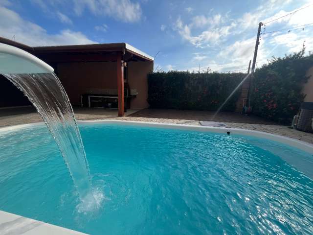 Casa no bairro Sumaré a venda com 2 quartos piscina em Caraguatatuba-SP