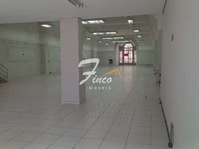 Prédio comercial localizado no centro da cidade de Santos, com 3 pavimentos, com entrada para 2 ruas de grande movimento.
