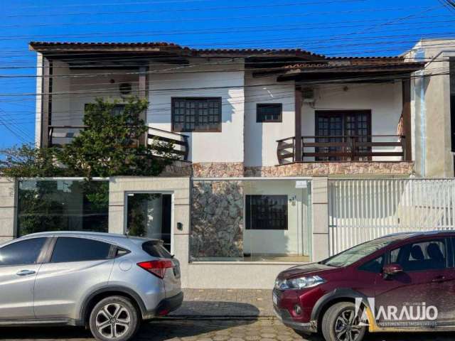 Casa com piscina mobiliada e equipada com 1 suíte e 3 dormitórios no bairro Cordeiros em Itajaí