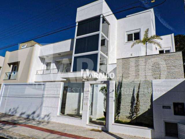 Casa com 1 suíte master e 4 demi-suítes na Praia dos Amores em Balneário Camboriú