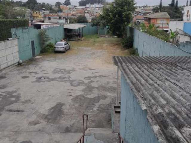 Galpão de 10 vagas, 2 banheiros, pé direito de 7 metros com 1.500,00m² no bairro Dos Casas