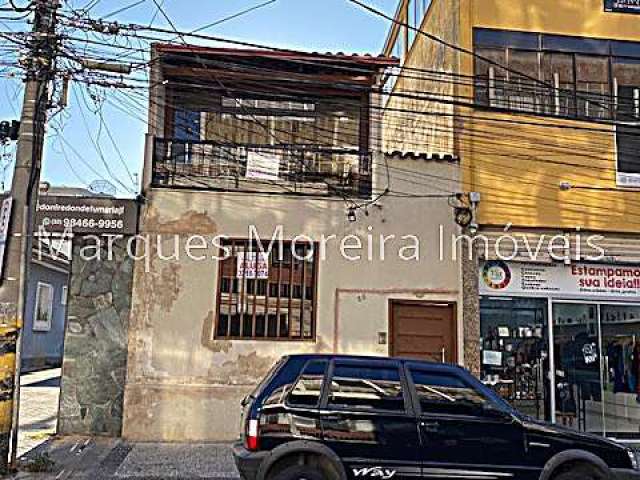 Casa comercial para alugar na Rua Padre João Emílio, Passos, Juiz de Fora, 180 m2 por R$ 2.500