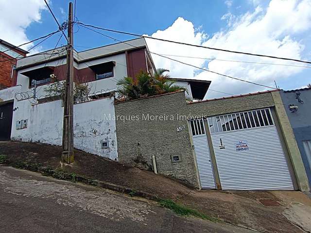 Casa com 3 quartos para alugar na Rua Geralda Leal Barros, São Pedro, Juiz de Fora, 147 m2 por R$ 1.900
