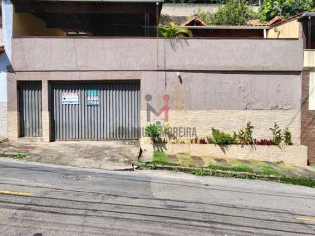 Casa com 3 quartos para alugar na Rua Nelson Gomes de Carvalho, Vale do Ipê, Juiz de Fora, 218 m2 por R$ 2.700