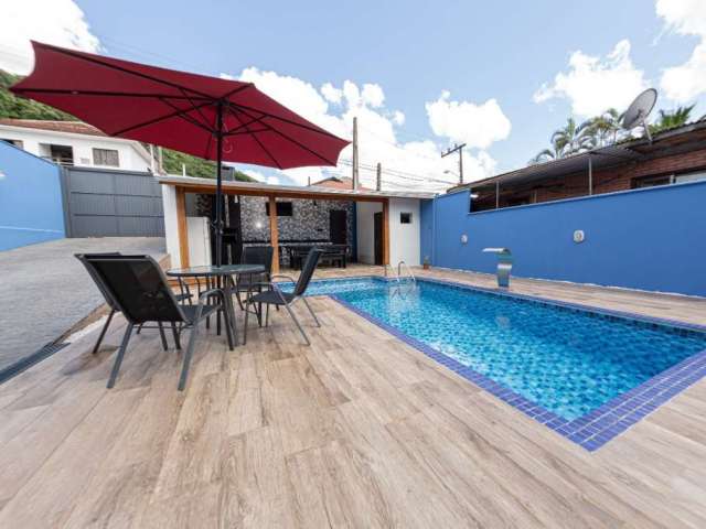 Casa com 5 quartos à venda na Rua Belém do Pará, 237, Aventureiro, Joinville, 260 m2 por R$ 700.000