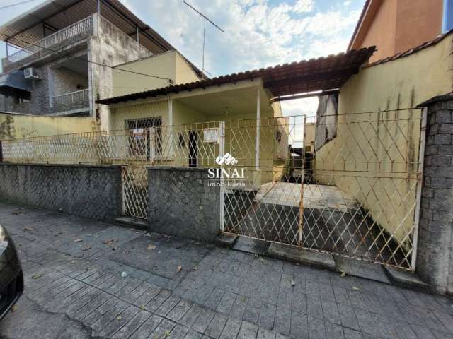 Casa com 3 quartos à venda na Rua Jornalista Mário Galvão, 388, Vila Kosmos, Rio de Janeiro por R$ 550.000