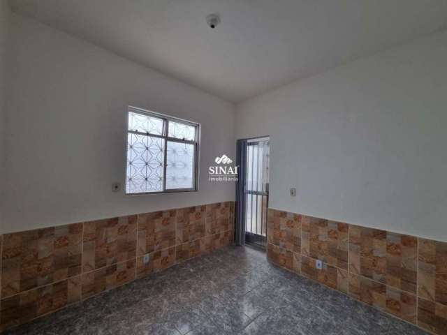 Apartamento com 1 quarto para alugar na das Ametistas, 238, Rocha Miranda, Rio de Janeiro por R$ 700