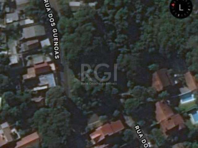 2 Terrenos com grande potencial, somados medem 3.354m2 perto da orla do Guaruja. &lt;BR&gt;Aceita permuta.