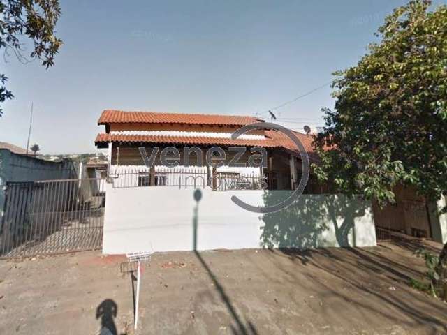 Casa Residencial com 3 quartos  à venda, 267.78 m2 por R$570000.00  - California - Londrina/PR