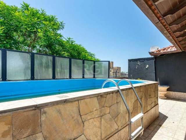 Ótimo e amplo apartamento duplex com cobertura no Sarandi, com 210m² privativos, de 3 dormitórios, 4 vagas e amplo terraço com piscina. Possui no térreo garagem fechada com 104m² privativos (escritura