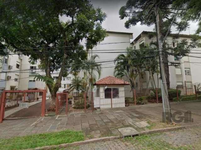 Apartamento com  2 dormitórios no bairro Santo Antônio em Porto Alegre, sala, cozinha, área de serviço, banheiro social, distribuídos em 49,16 m2 de área privativa. Possui uma vaga de estacionamento r