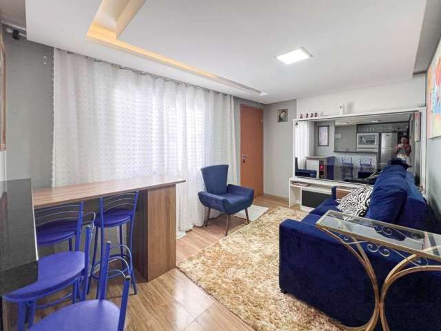 Localizado no Condomínio Porto Leon, este encantador apartamento oferece conforto e praticidade em um ambiente acolhedor. Com dois dormitórios bem iluminados, é perfeito para famílias ou casais que bu