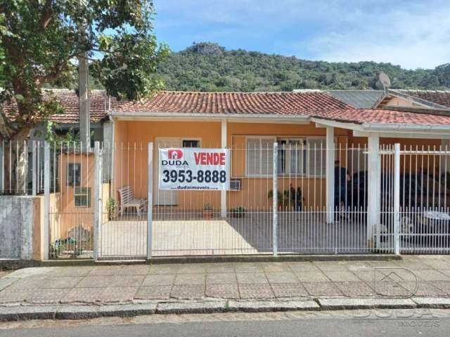 Casa com 3 quartos à venda na Rua Júlia Costa, 141, Saco dos Limões, Florianópolis, 83 m2 por R$ 650.000