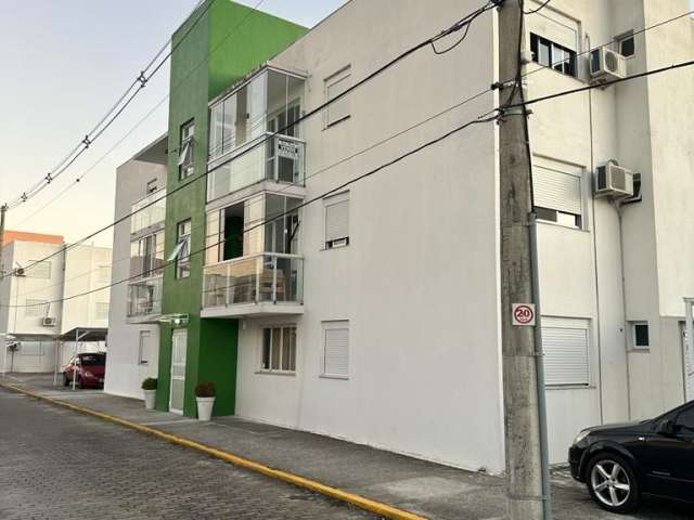Apartamento térreo. 3 dormitórios com suíte, pátio, diferenciado no Umuarama