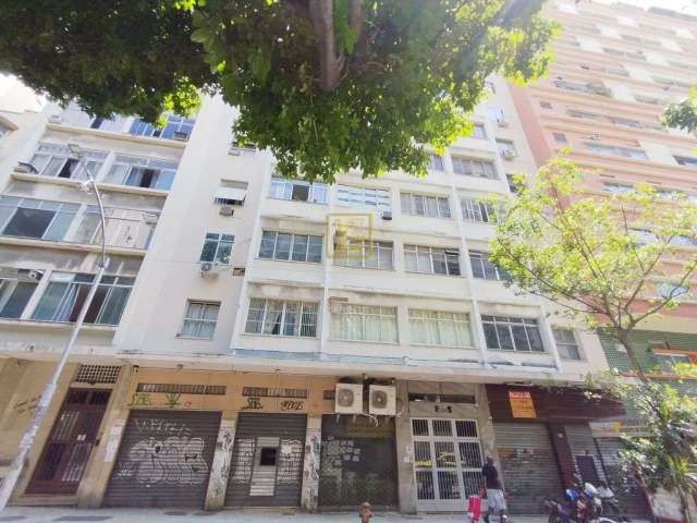 Apartamento de Sala dois Quartos, área de serviços, em centro Rio de Janeiro