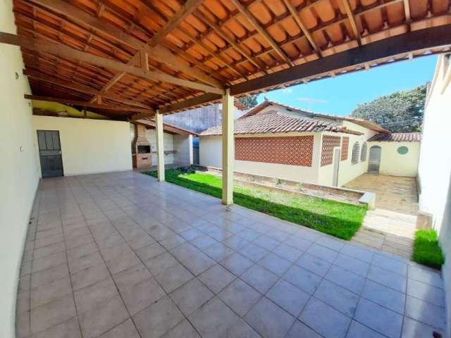 Casa com 4 quartos à venda na Rua Joventina da Rocha, Heliópolis, Belo Horizonte por R$ 950.000