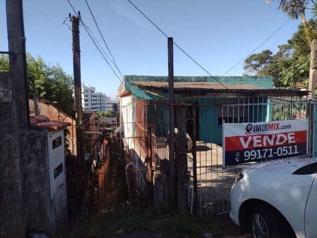 Terreno à venda na Rua São Leopoldo, 251, Vila Jardim, Porto Alegre por R$ 250.000