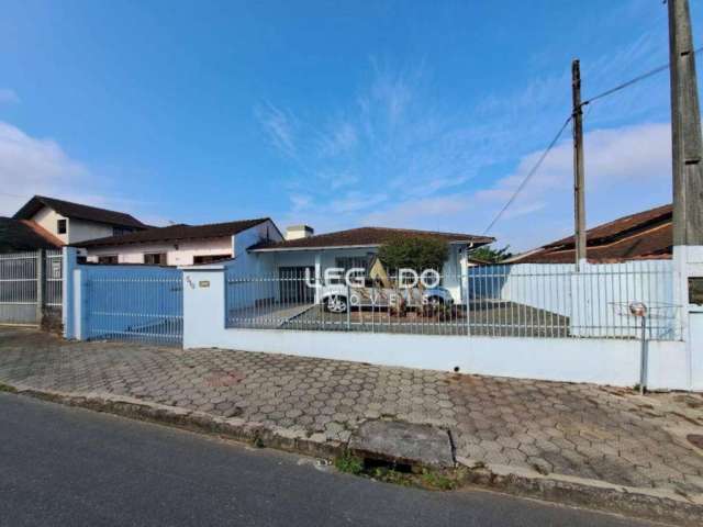 Casa com 3 dormitórios à venda, 150 m² por R$ 692.000,00 - Bom Retiro - Joinville/SC