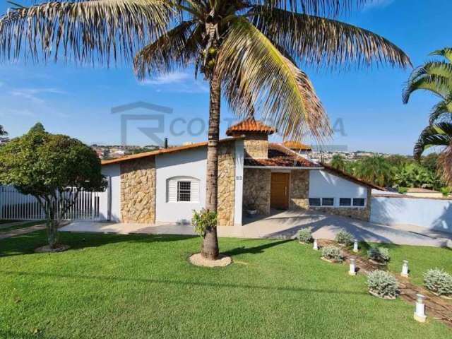 Casa com 3 dormitórios à venda, 260 m² por R$ 1.200.000,00 - Condomínio Haras São Luiz - Salto/SP