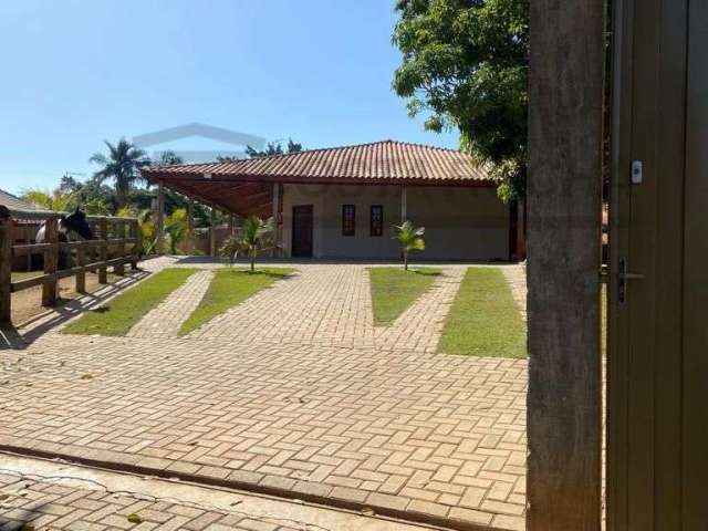 Chácara com 3 dormitórios à venda, 1500 m² por R$ 1.000.000,00 - Chácara Iracema - Salto/SP