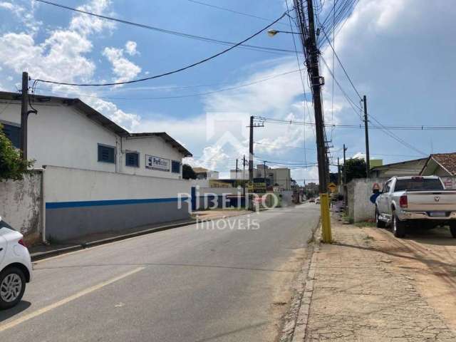 Barracão / Galpão / Depósito à venda na TAVARES DE LYRA, 2100, Afonso Pena, São José dos Pinhais por R$ 680.000