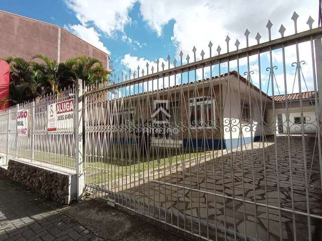 Casa comercial com 2 salas para alugar na Padre Bittencourt, 40, Centro, São José dos Pinhais por R$ 7.900