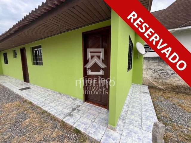 Casa com 1 quarto para alugar na Rua São Salvador, 351, Costeira, São José dos Pinhais por R$ 950