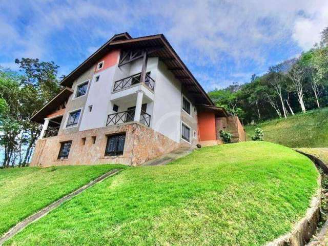 Casa no Condomínio MontFlor com 6 dormitórios à venda, 236 m² por R$ 3.400.000